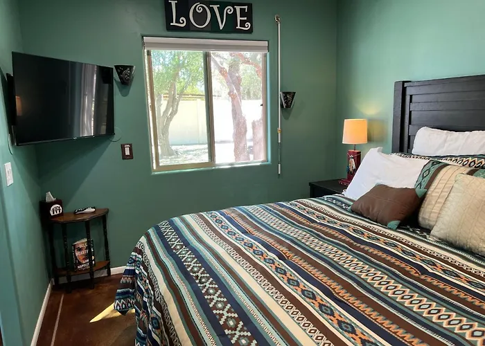 Windfeather Guest house *